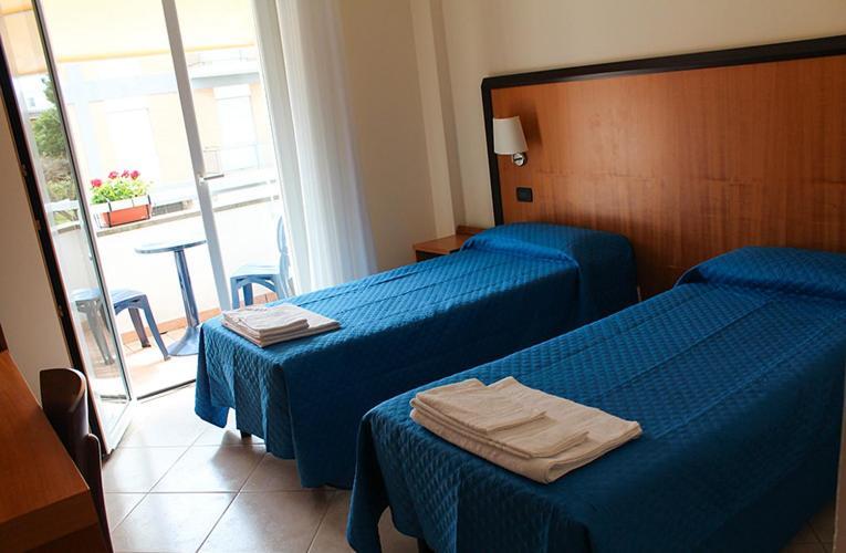 Hotel Mare Azzurro Террачина Екстер'єр фото