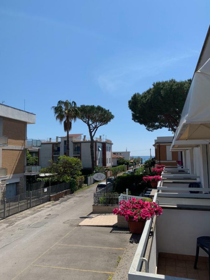 Hotel Mare Azzurro Террачина Екстер'єр фото