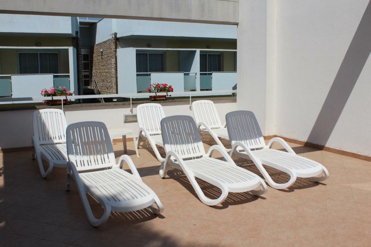 Hotel Mare Azzurro Террачина Екстер'єр фото